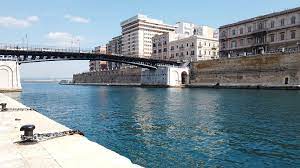 MM: il 21 dicembre apertura ordinaria del Ponte Girevole per transito nave militare