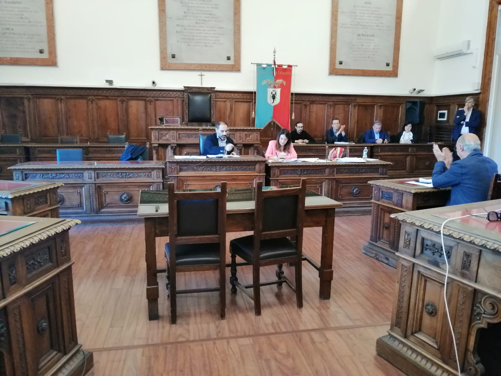 Consiglio provinciale Taranto, seduta deserta