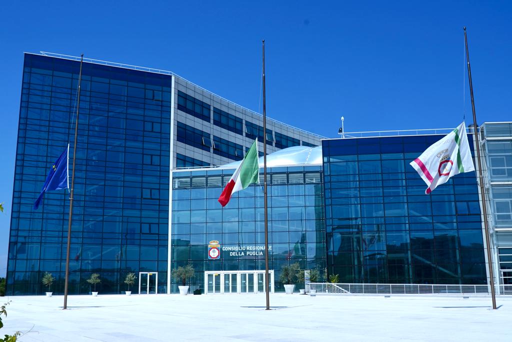 Lutto nazionale per alluvione in Emilia Romagna, bandiere a mezz’asta in Regione
