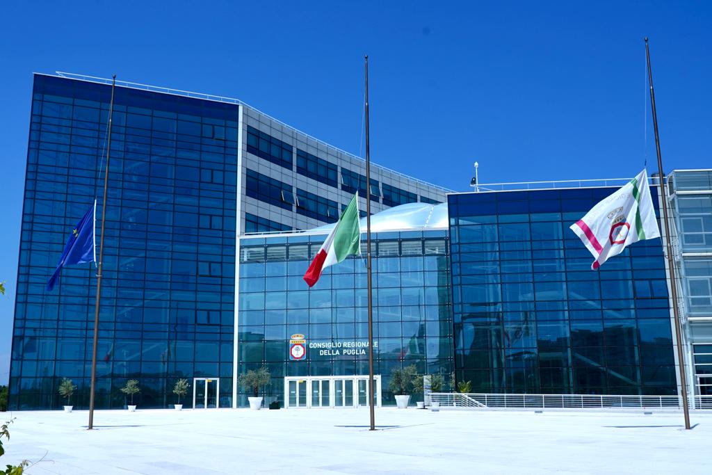 Lutto nazionale per alluvione in Emilia Romagna, bandiere a mezz’asta in Regione