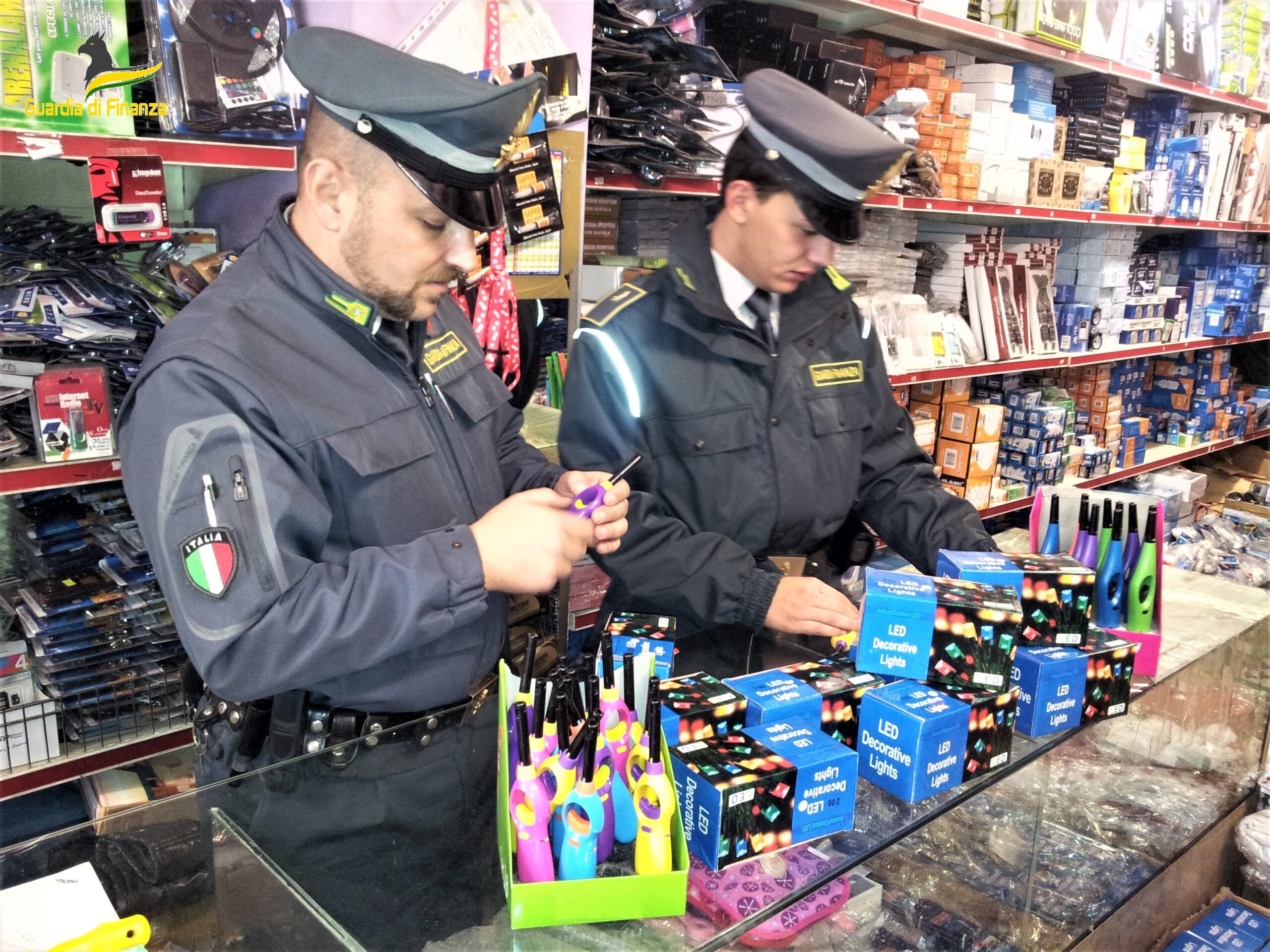 GdF Taranto: sequestrati oltre 2,4 milioni di prodotti contraffatti