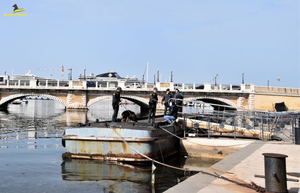 GdF Taranto: sequestrati oltre 24 kg di stupefacenti, segnalati 30 responsabili