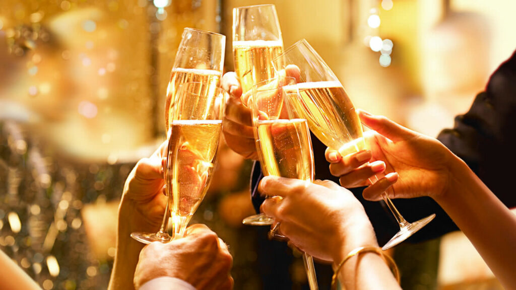 Festa di Capodanno: Coldiretti Puglia celebra con oltre 900mila bottiglie di spumante Made in Puglia! Scopri le regole d’oro per un brindisi perfetto!