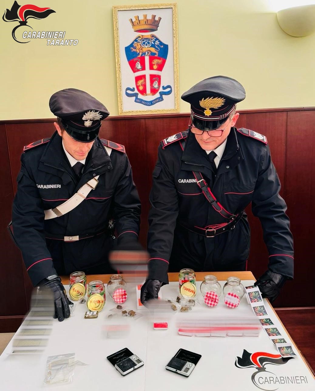 Taranto: droga nascosta in barattoli di marmellata e barrette di cioccolato, arrestato