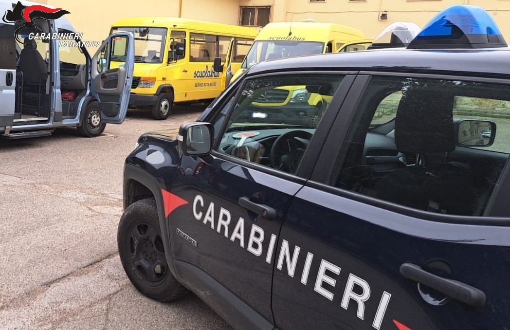 Taranto e provincia, controlli su scuolabus. Carabinieri verificano sicurezza bambini